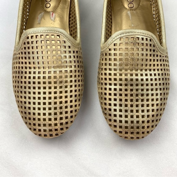ME TOO Yale Slip On Loafer Laser Cut Rubbed Gold Size 6M (EUC) - Picture 4 of 11